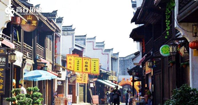 掌握日月教主无敌剑诀，我有一剑纵横江湖！